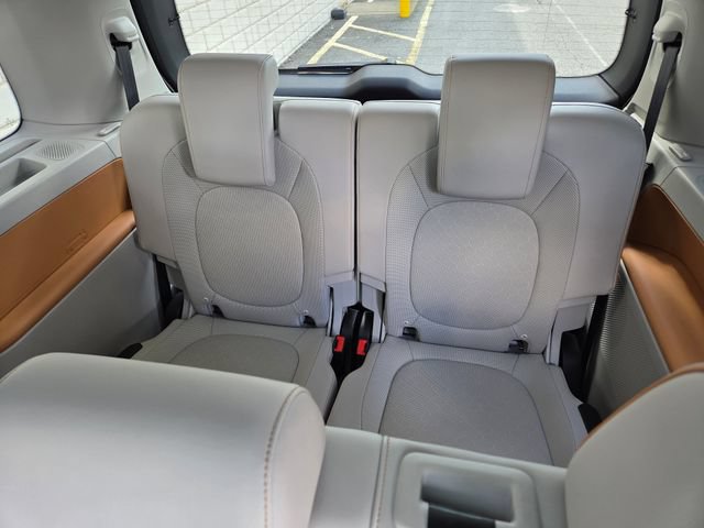 Used 2025 Volkswagen ID. Buzz 1st Edition RWD image 32