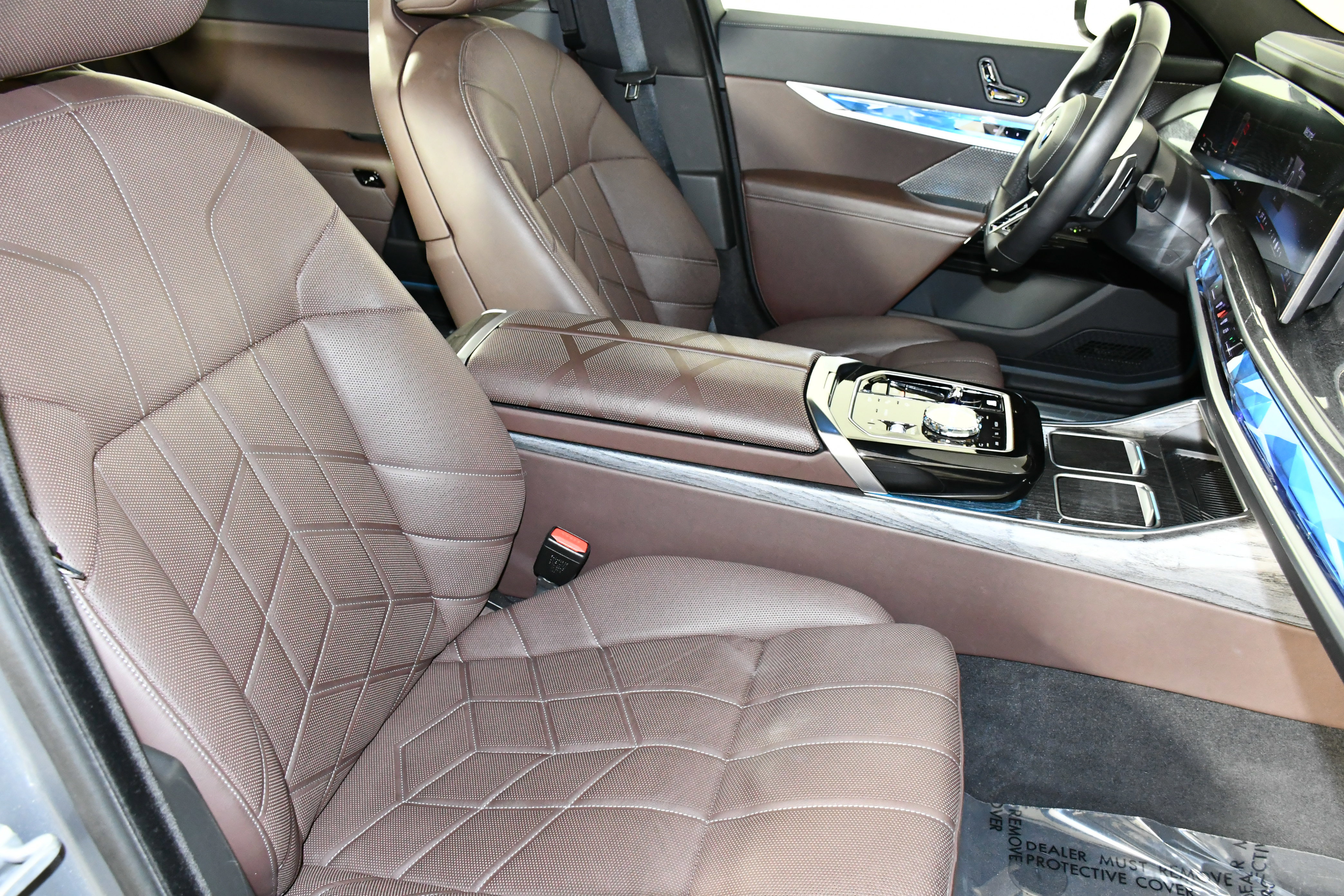 Used 2025 BMW 740i xDrive image 43