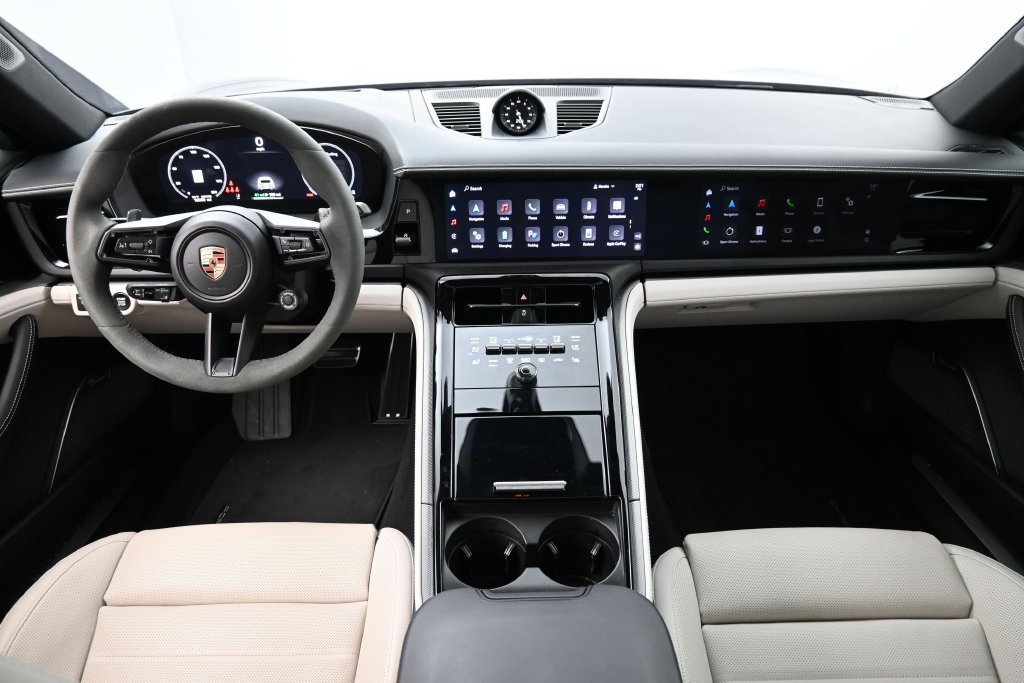Certified 2025 Porsche Panamera 4S AWD/4WD image 6