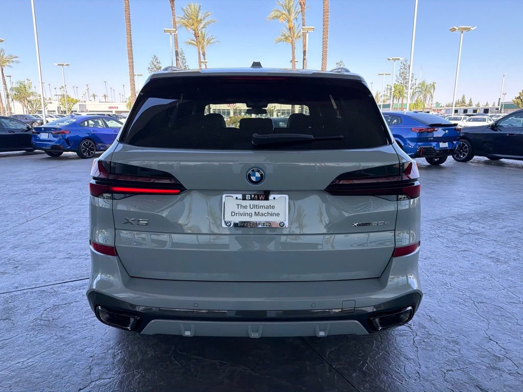 New 2026 BMW X5 xDrive50e w/ M Sport Package AWD/4WD image 4