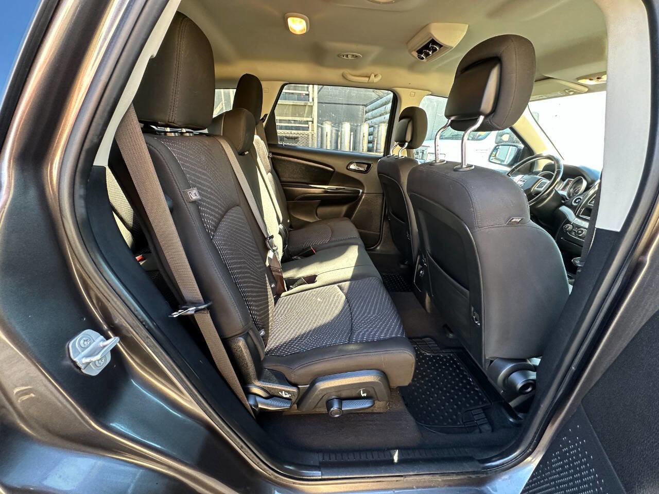 Used 2020 Dodge Journey SE w/ SE Popular Equipment Group image 23