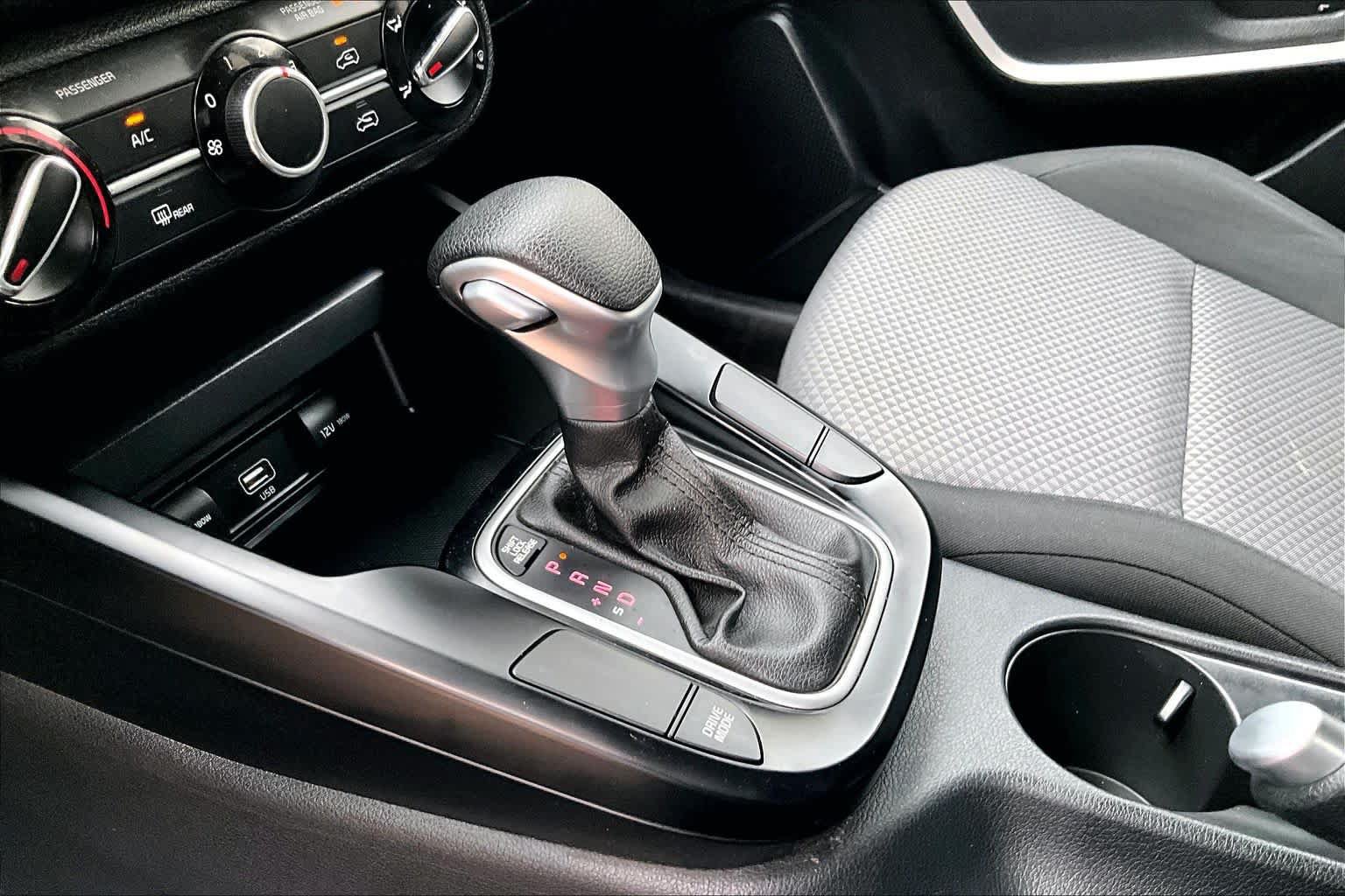 Used 2020 Kia Soul LX FWD image 16