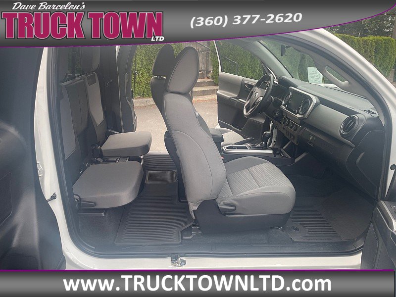 Used 2022 Toyota Tacoma SR5 w/ SR5 Appearance Package (SM) AWD/4WD image 11