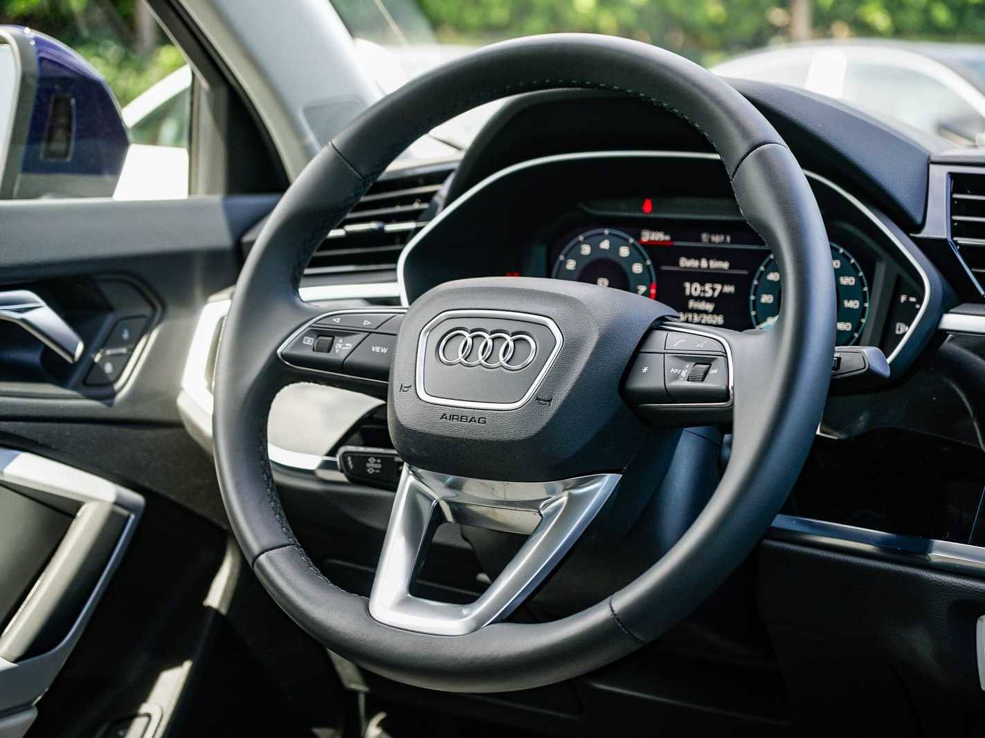 Used 2025 Audi Q3 2.0T Premium w/ Convenience Package image 15