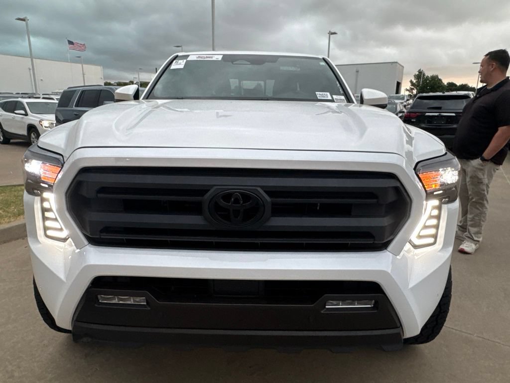 Used 2024 Toyota Tacoma SR5 AWD/4WD video 2