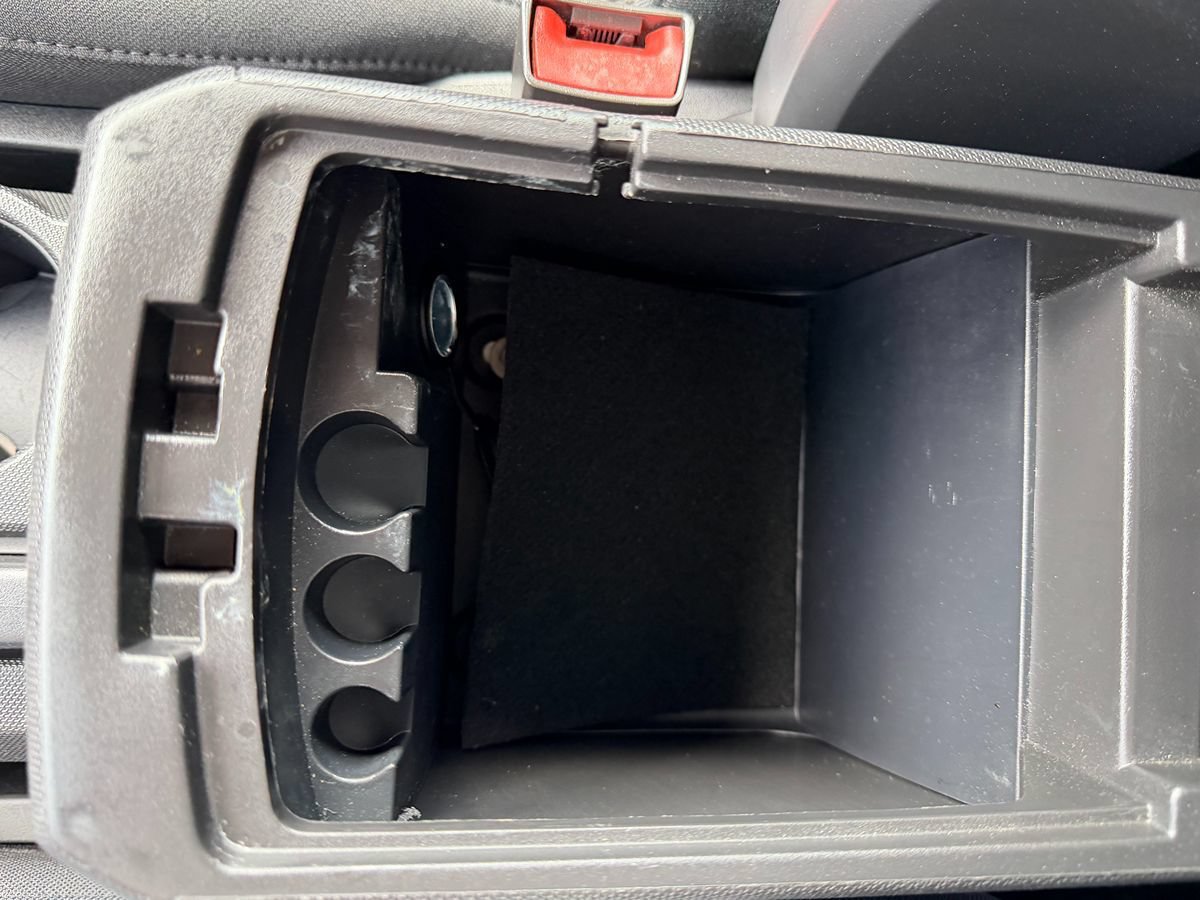 Used 2010 Dodge Avenger Express FWD image 19