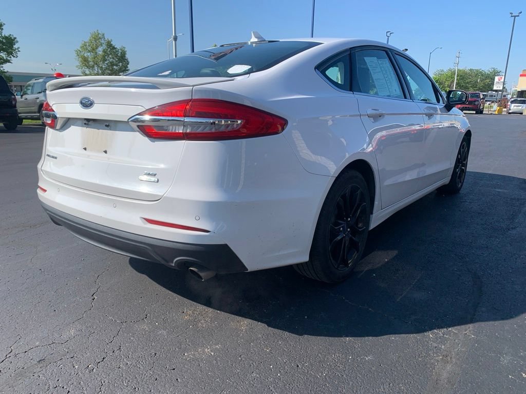 Used 2020 Ford Fusion SE w/ Equipment Group 151A FWD image 3