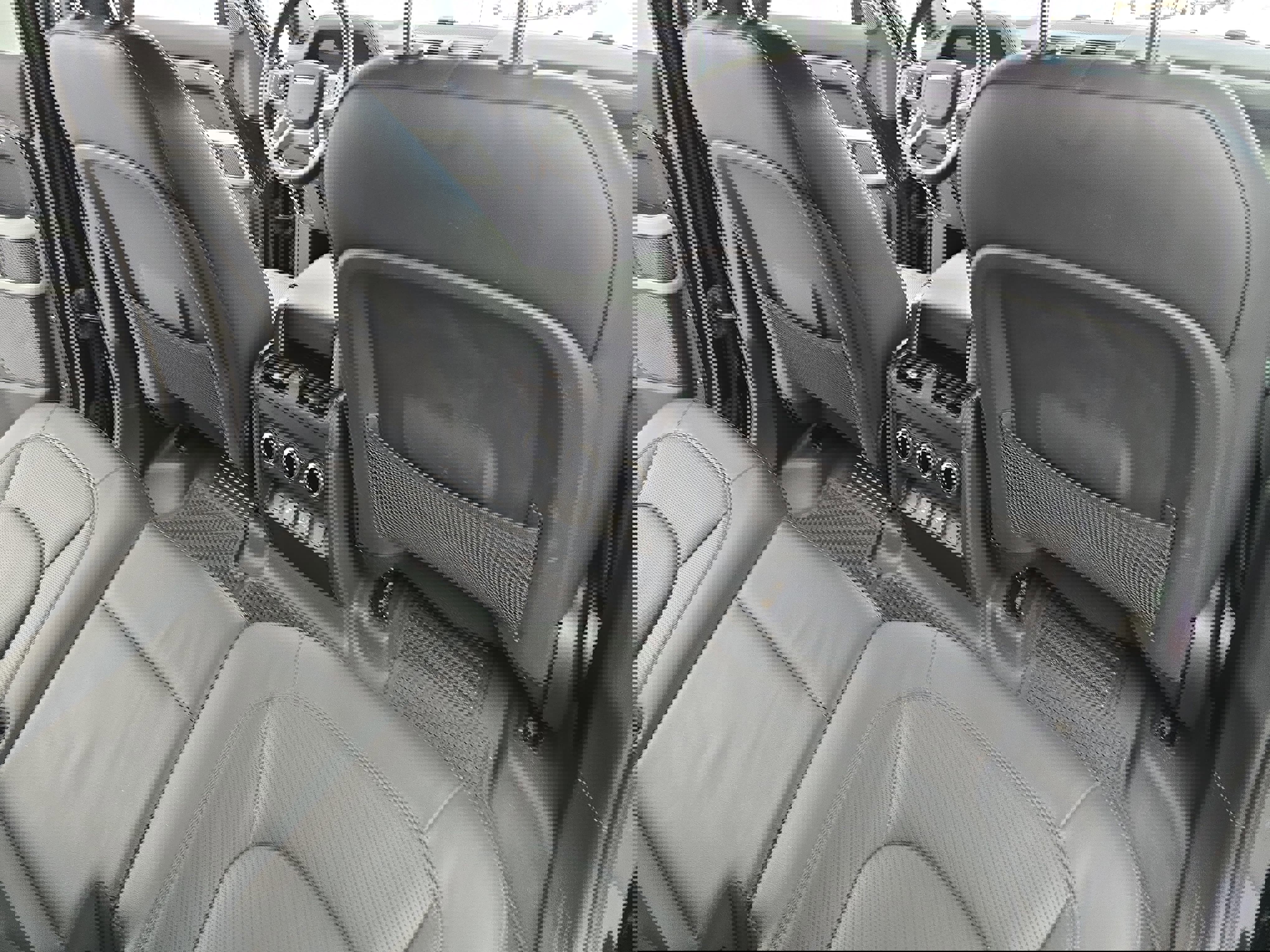 Certified 2024 Land Rover Defender 110 SE image 11