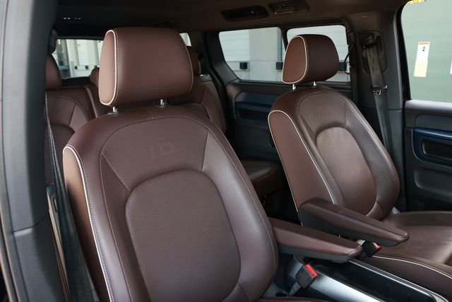 Used 2025 Volkswagen ID. Buzz Pro S RWD image 21