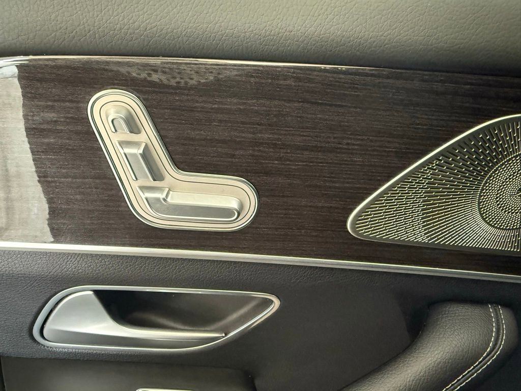 Used 2023 Mercedes-Benz GLS 450 4MATIC image 26