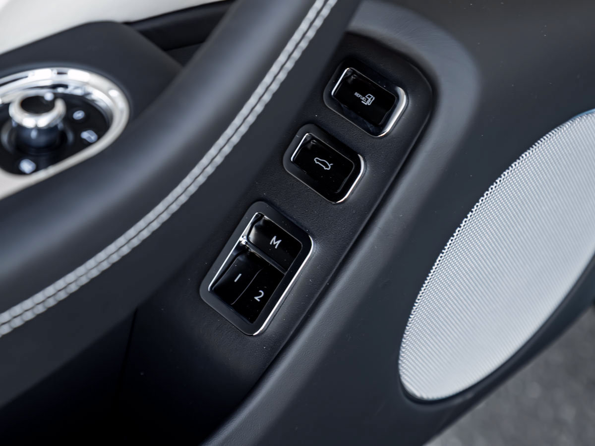 Used 2026 Bentley Flying Spur Plug-In Hybrid AWD/4WD image 27