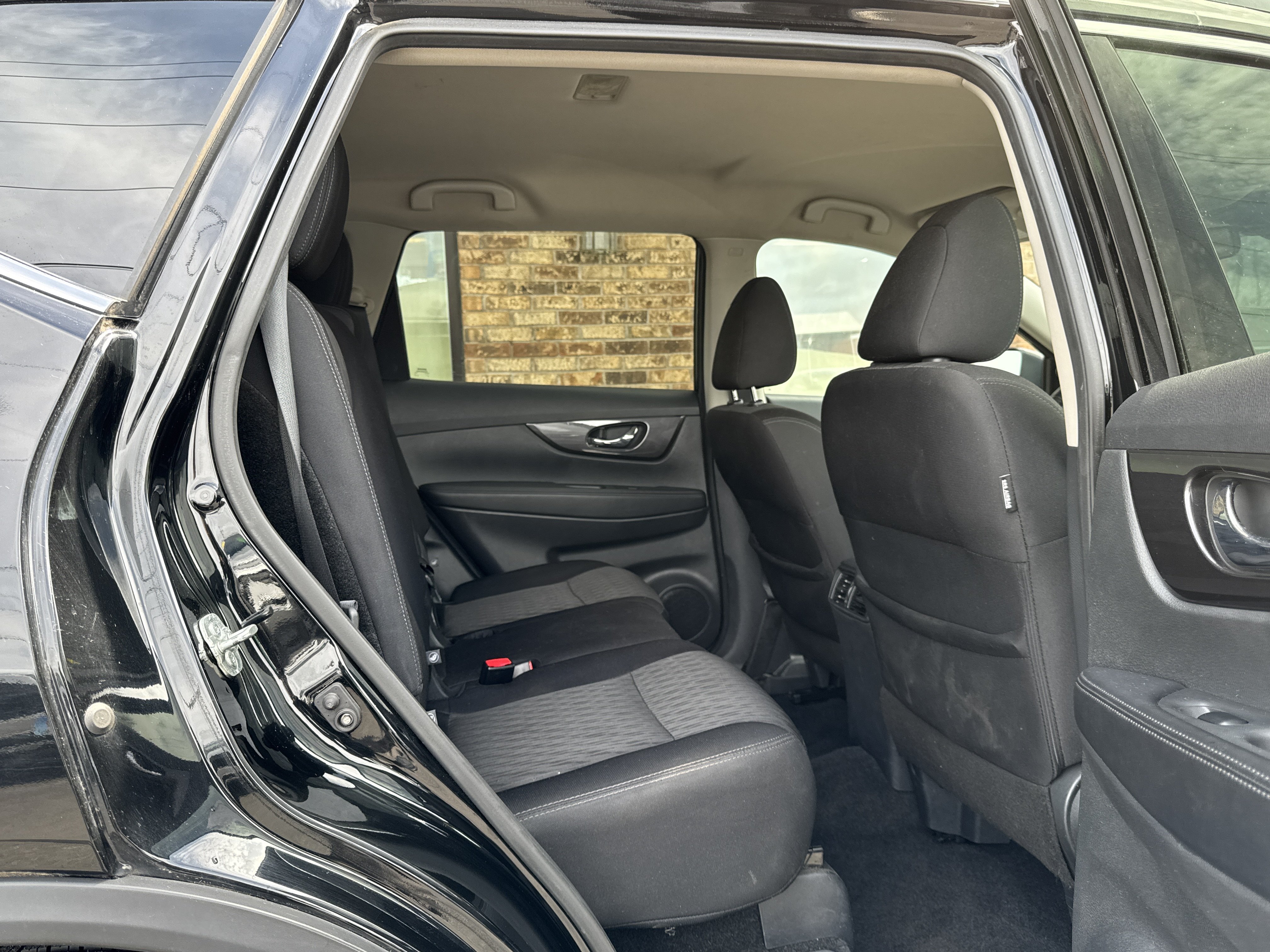Used 2019 Nissan Rogue SV w/ Premium Package AWD/4WD image 12