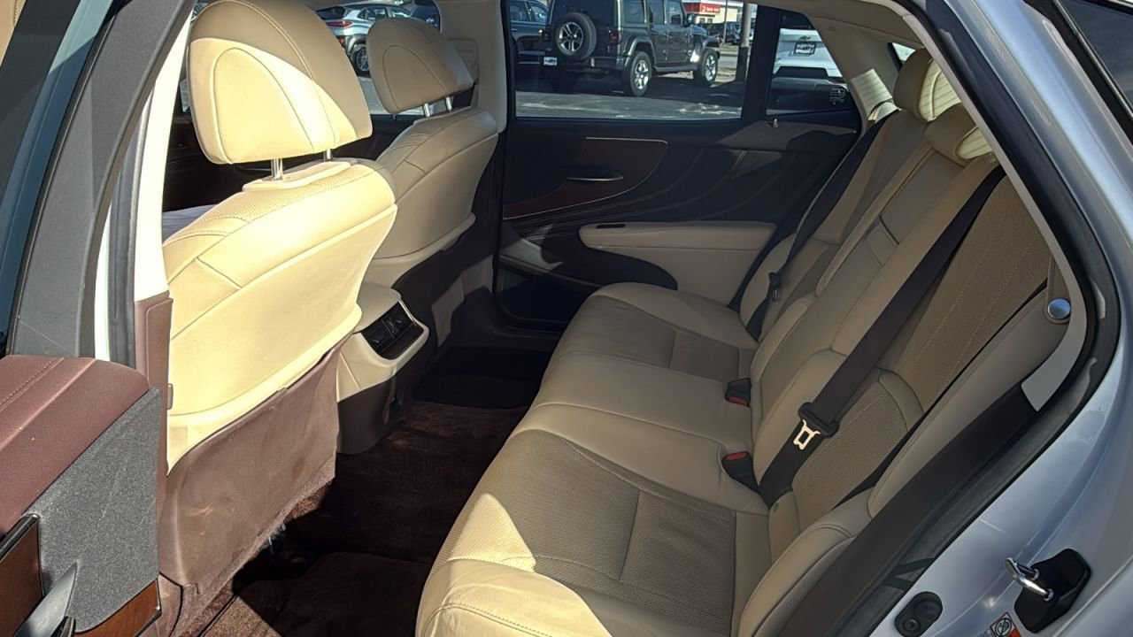 Used 2019 Lexus LS 500 AWD w/ Accessory Package (Z2) image 35