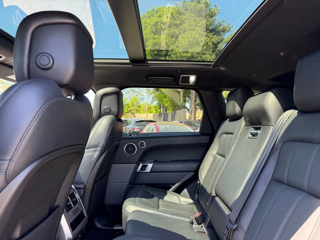 Used 2020 Land Rover Range Rover Sport HSE image 27