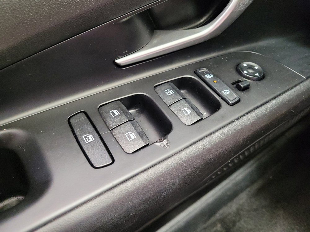 Used 2025 Hyundai Elantra SEL FWD image 27