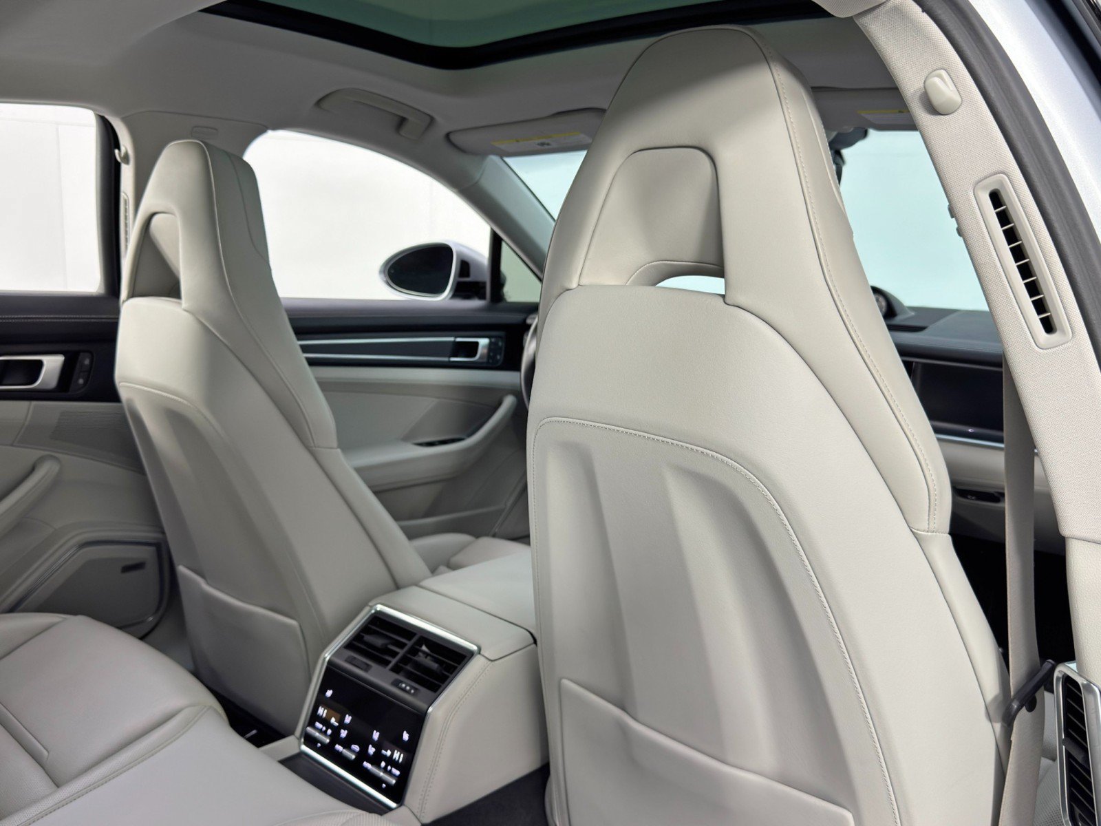 Used 2023 Porsche Panamera Platinum Edition RWD image 39