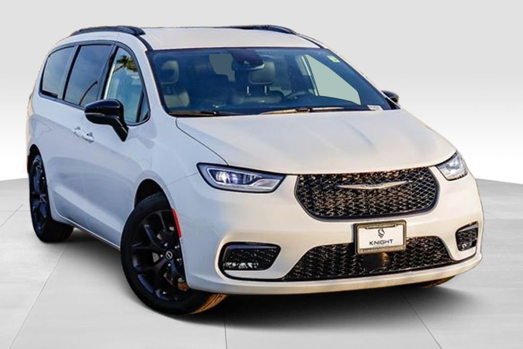 New 2026 Chrysler Pacifica Select w/ S Appearance Package video 2