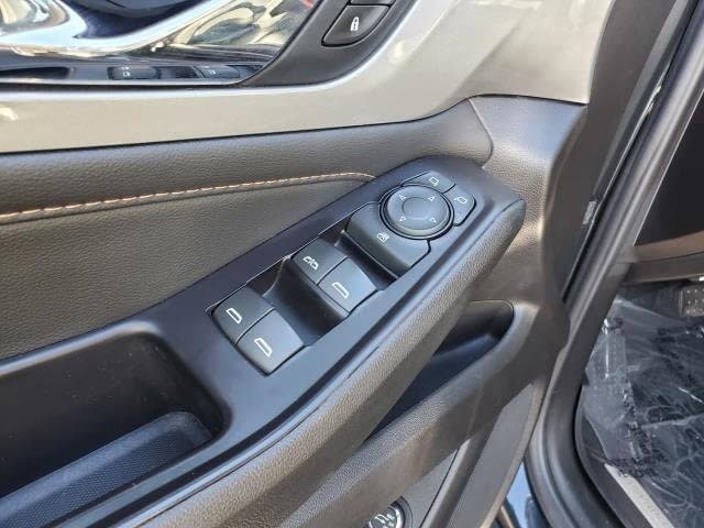 Used 2020 Chevrolet Traverse LT w/ Driver Confidence II Package image 14