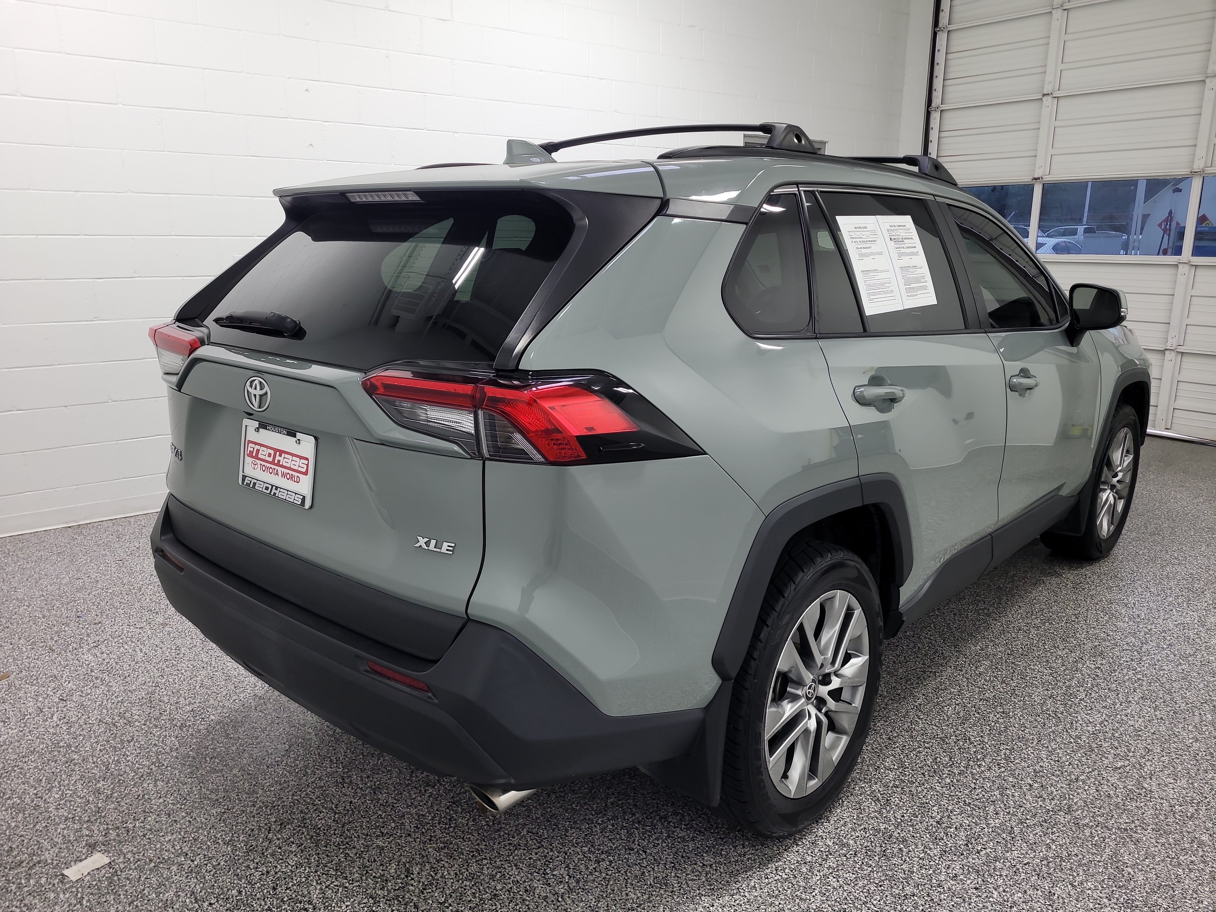 Used 2022 Toyota RAV4 XLE Premium FWD image 4
