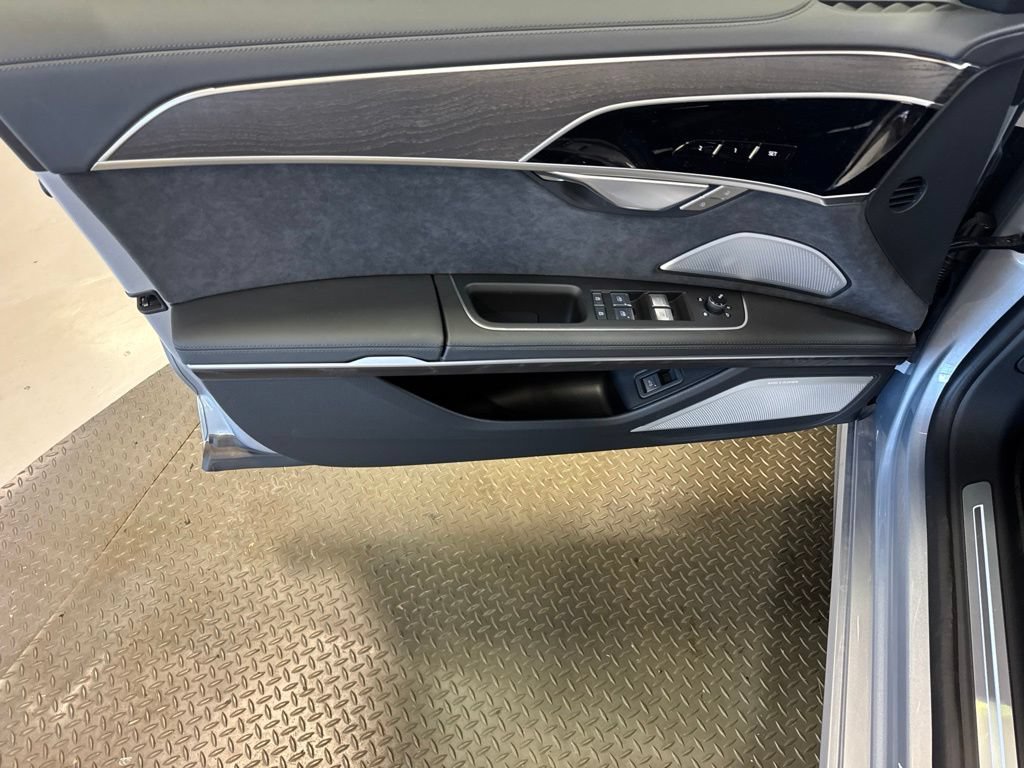 New 2027 Audi A8 L 3.0T AWD/4WD image 4