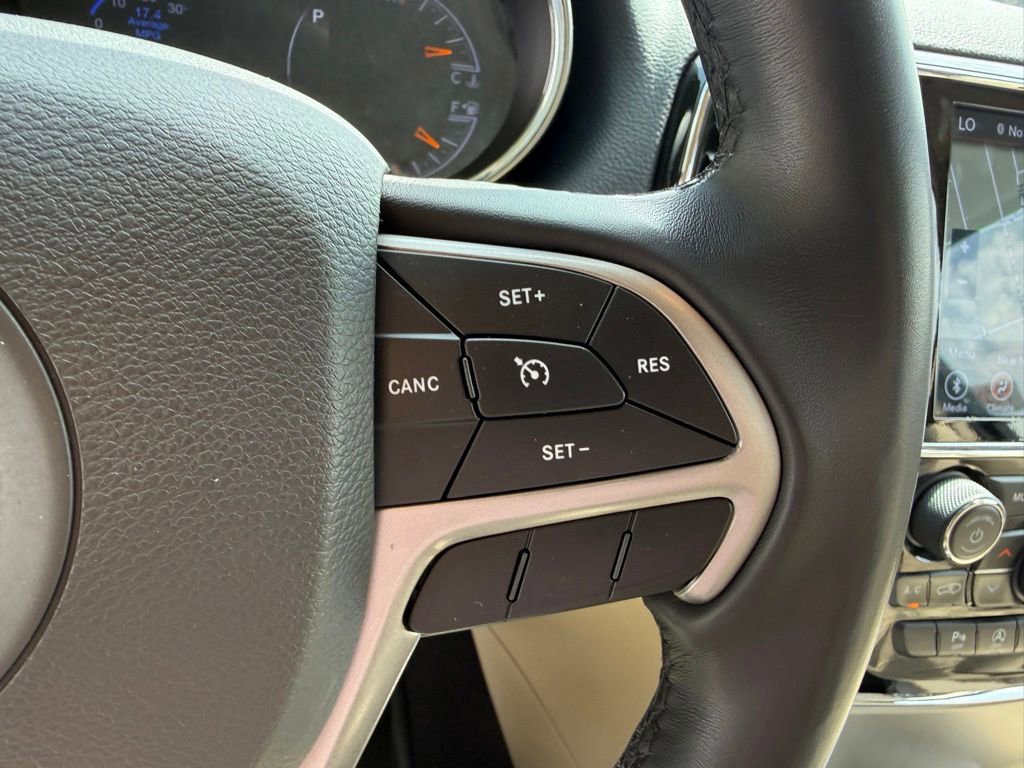 Used 2022 Jeep Grand Cherokee Laredo E AWD/4WD image 27