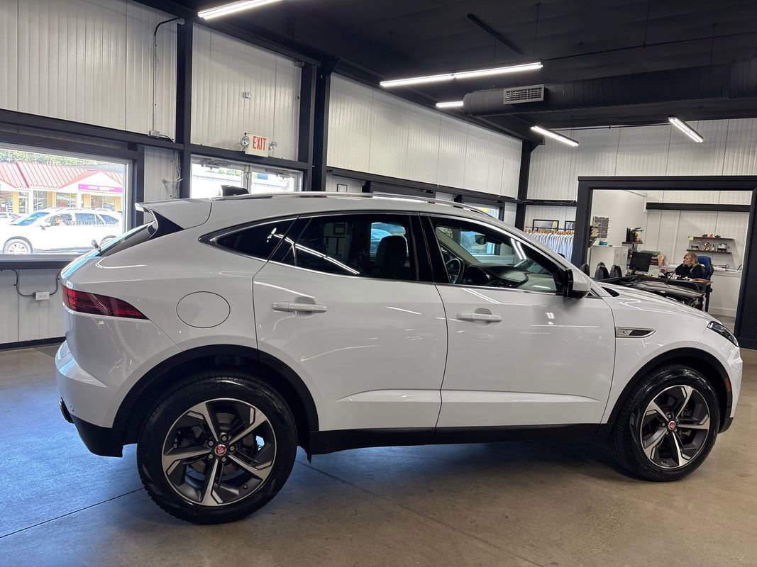 Used 2021 Jaguar E-PACE SE image 12