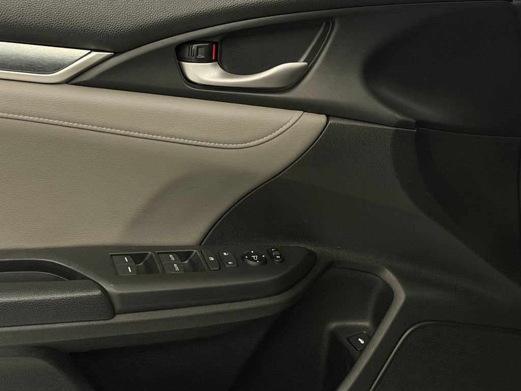 Used 2016 Honda Civic Touring image 13
