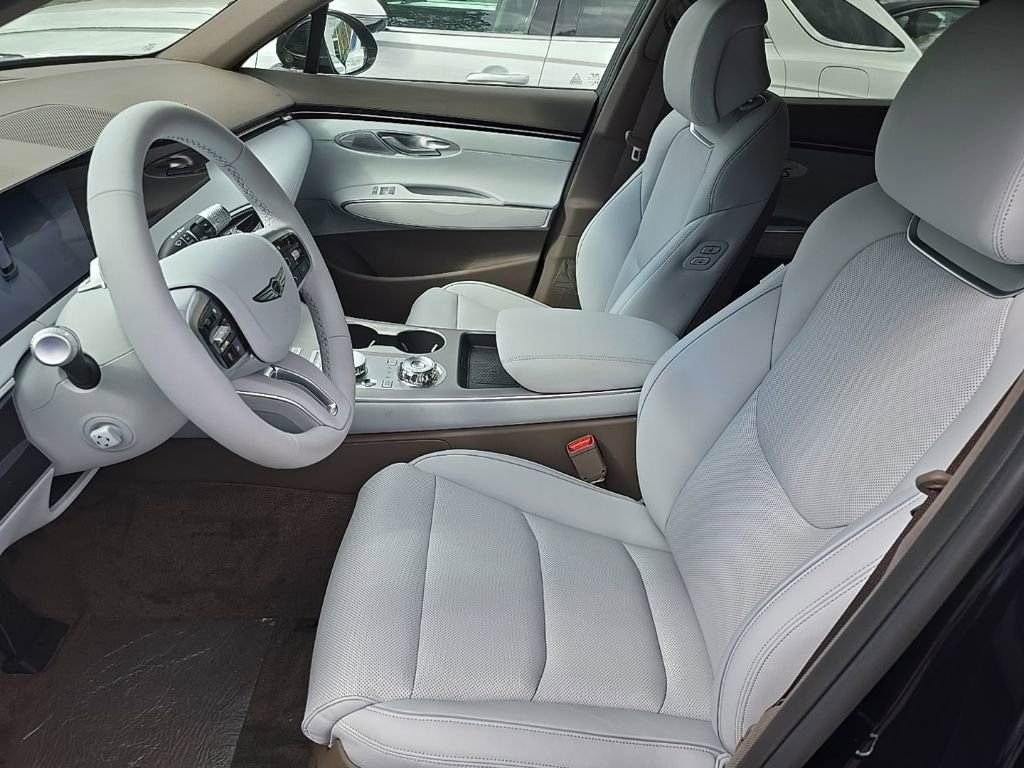 New 2026 Genesis GV70 2.5T Advanced image 4