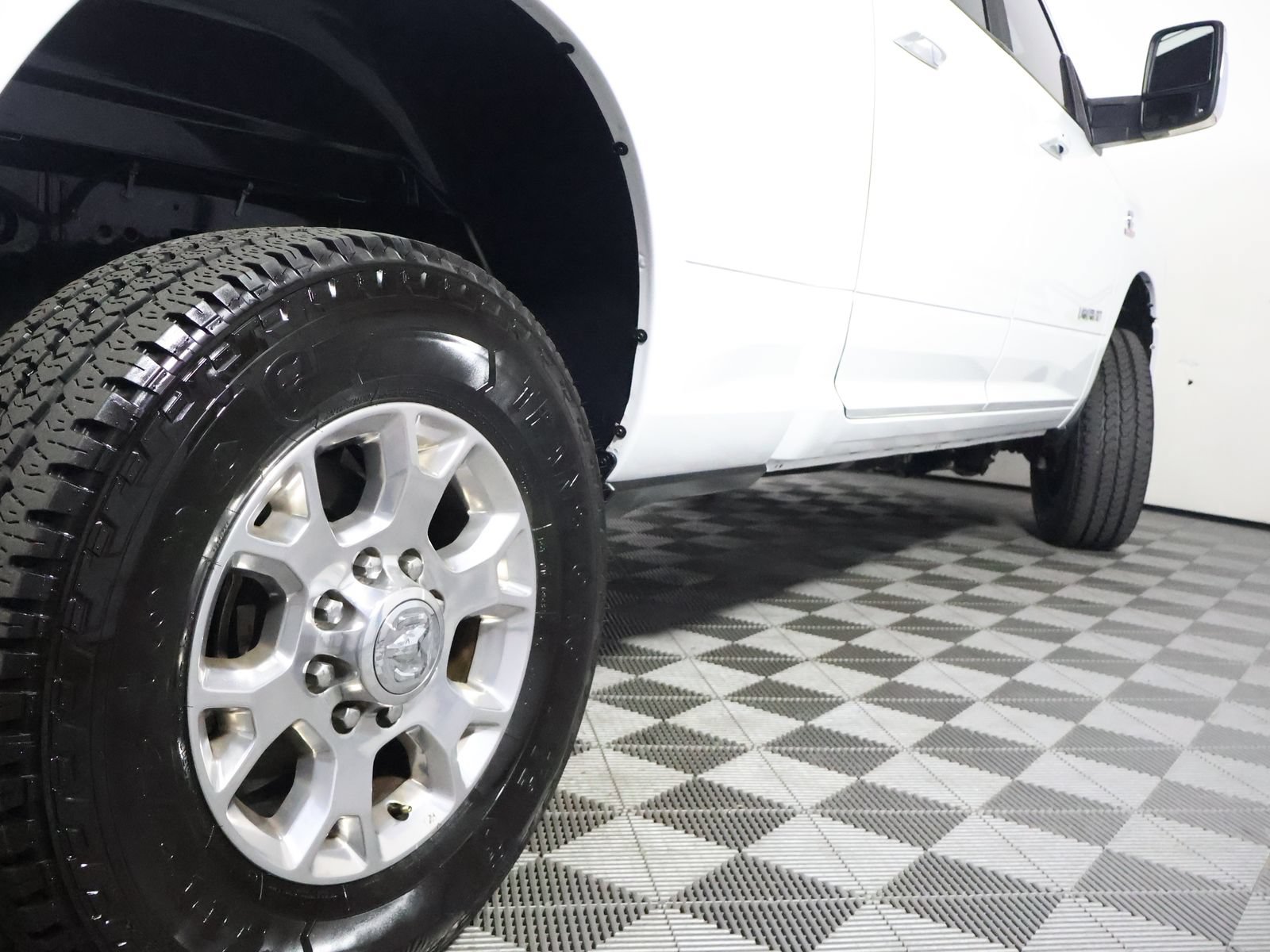 Used 2024 RAM 2500 Laramie w/ Safety Group AWD/4WD image 11