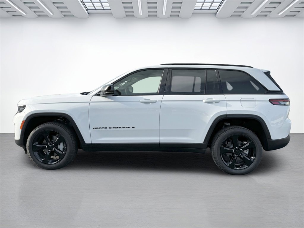 New 2024 Jeep Grand Cherokee Limited w/ Black Appearance Package image 6