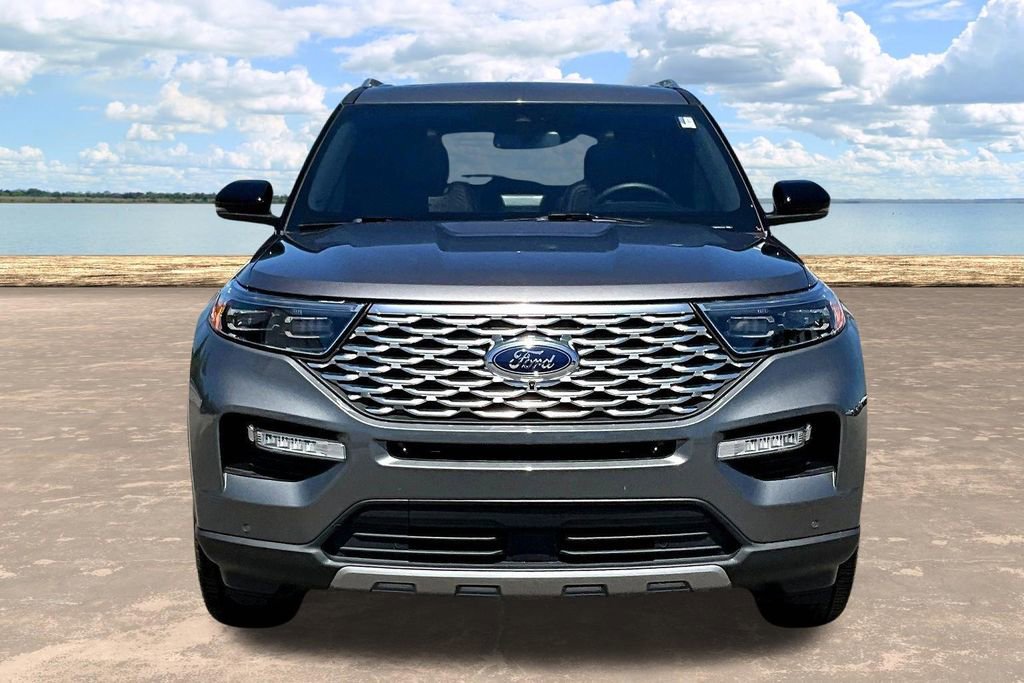 Used 2023 Ford Explorer Platinum w/ Technology Package AWD/4WD image 2