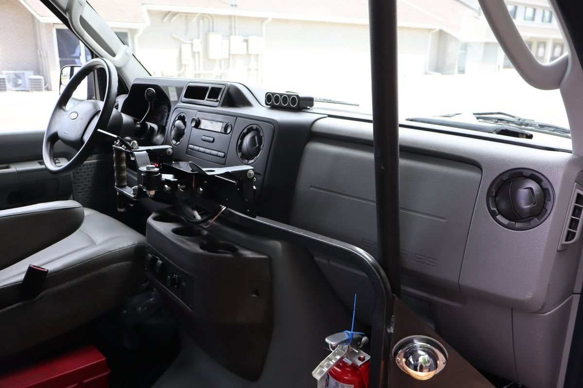 Used 2012 Ford E-350 and Econoline 350 Extended Super Duty w/ PWR Group RWD image 17