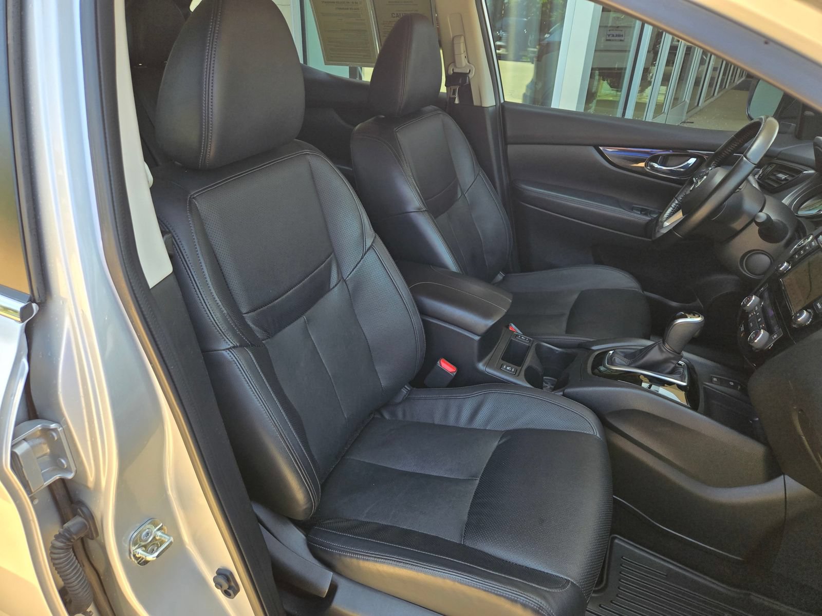 Used 2022 Nissan Rogue Sport SL AWD/4WD image 25