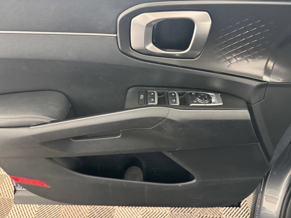 Used 2025 Kia Sorento S AWD/4WD image 19