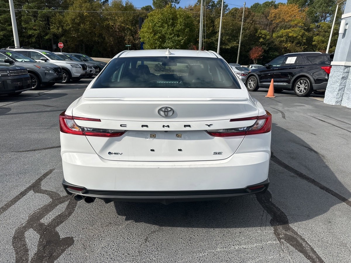 Used 2025 Toyota Camry SE image 6