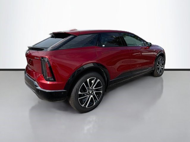 Certified 2025 Cadillac Optiq Sport 2 w/ LPO, Floor Liner Package AWD/4WD image 5