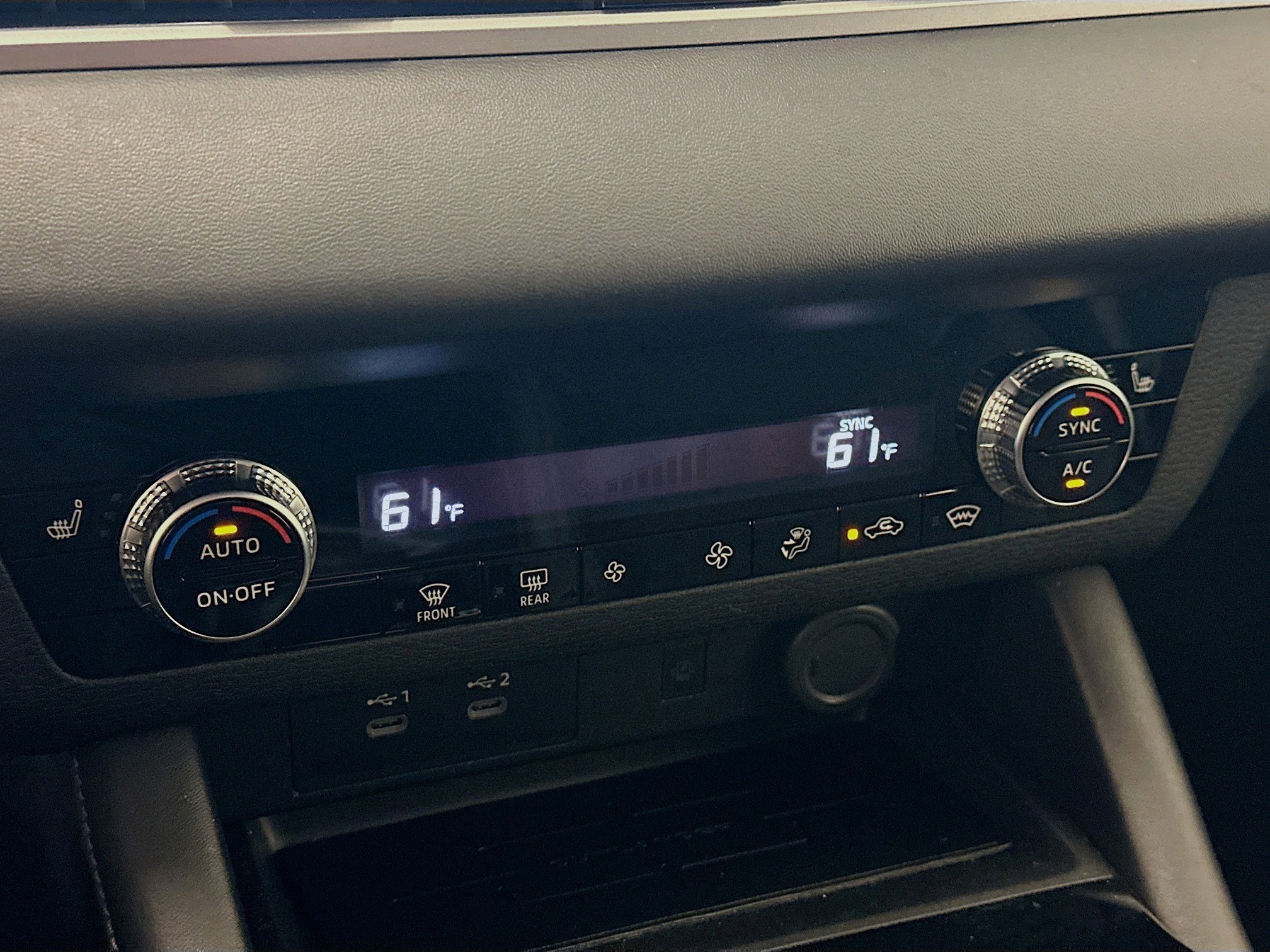 Used 2025 Mitsubishi Outlander SE image 24