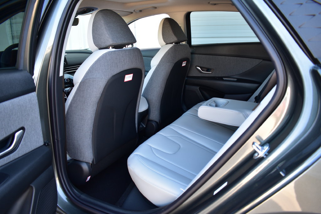 New 2026 Hyundai Elantra SEL Sport FWD image 20
