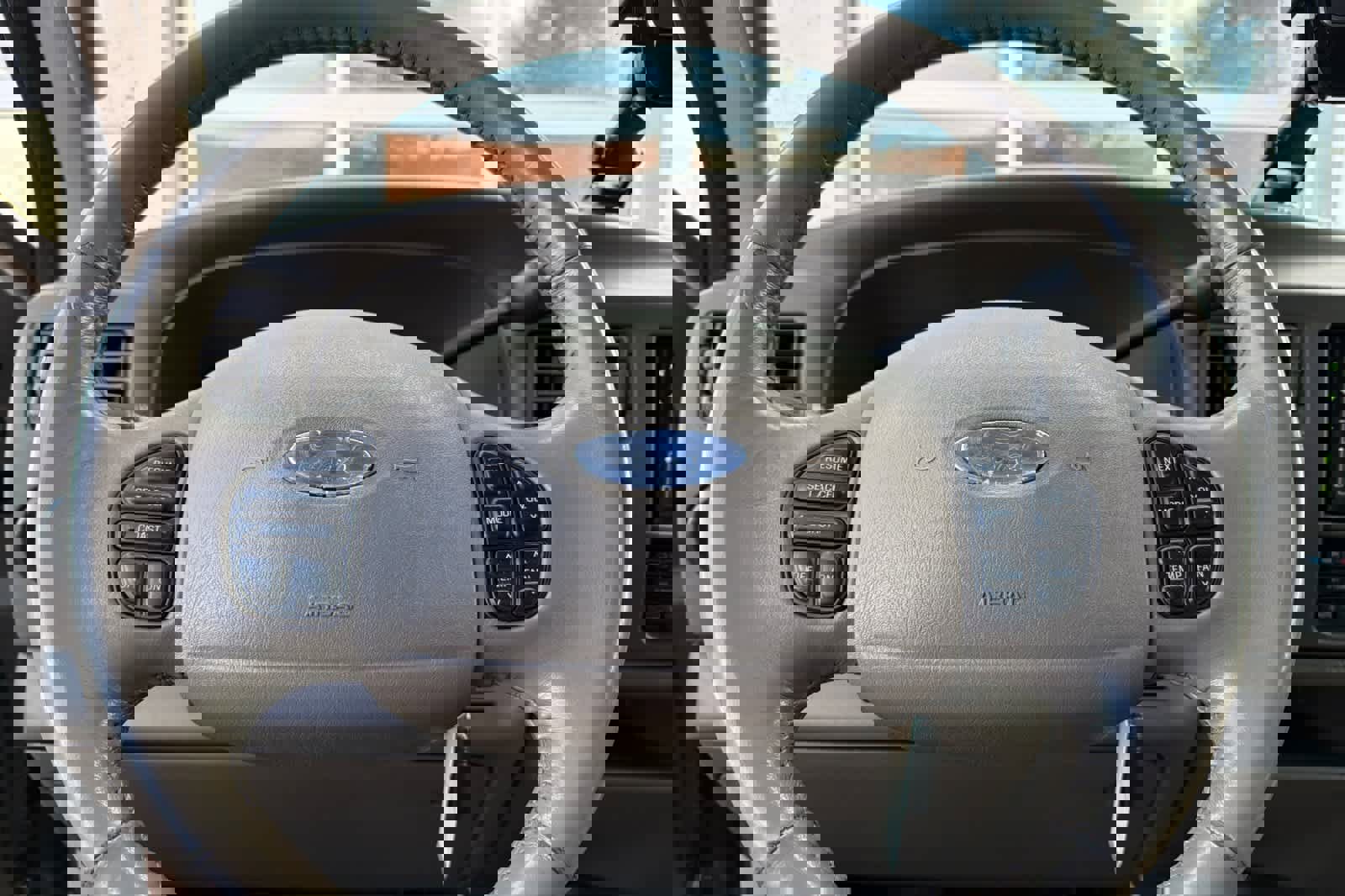 Used 2003 Ford Excursion Limited image 25