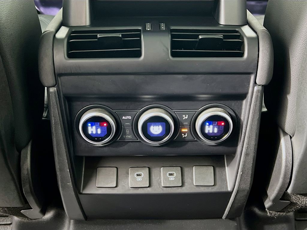 Used 2023 Land Rover Defender 110 S image 27