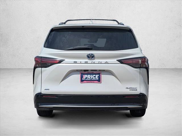 Used 2021 Toyota Sienna Platinum image 6