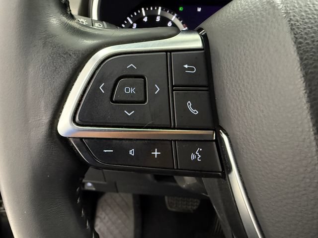 Used 2021 Toyota Highlander XLE FWD image 10