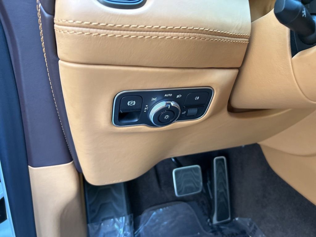 Used 2021 Aston Martin DBX image 49