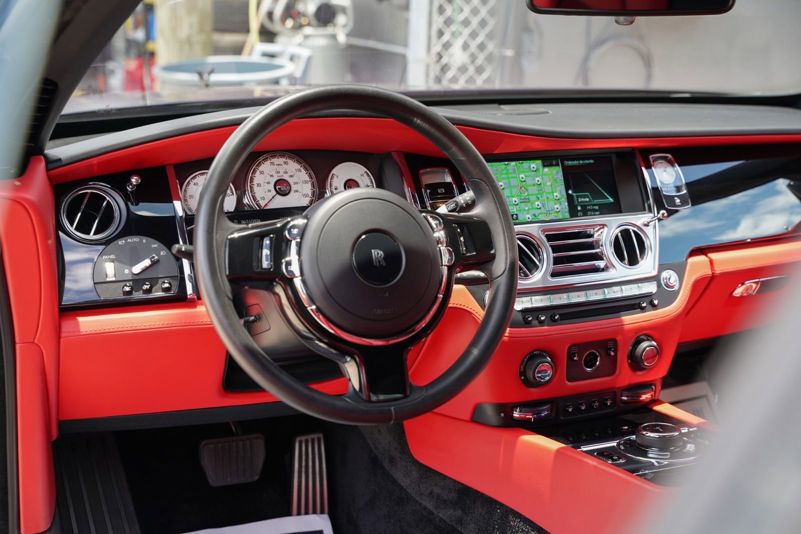 Used 2020 Rolls-Royce Wraith RWD image 27