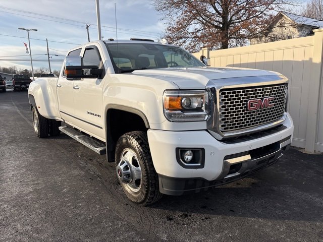 Used 2016 GMC Sierra 3500 Denali w/ Duramax Plus Package image 2