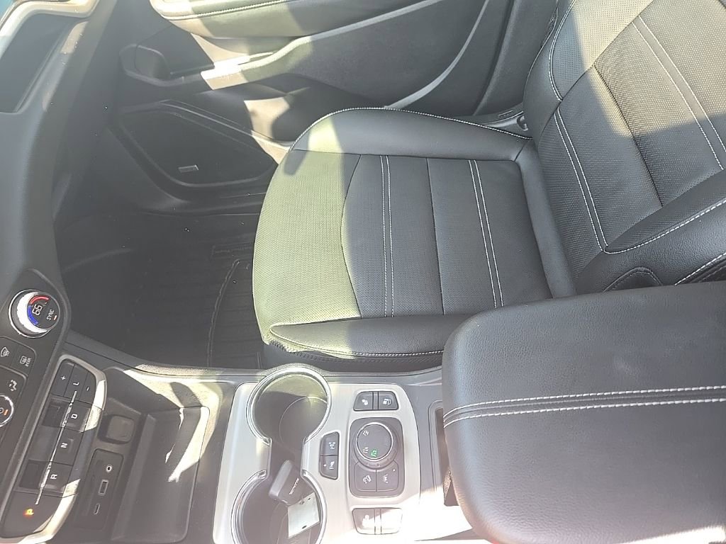 Used 2023 GMC Terrain Denali w/ Black Diamond Edition AWD/4WD image 24