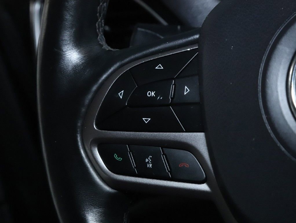 Used 2019 Jeep Cherokee Limited AWD/4WD image 24