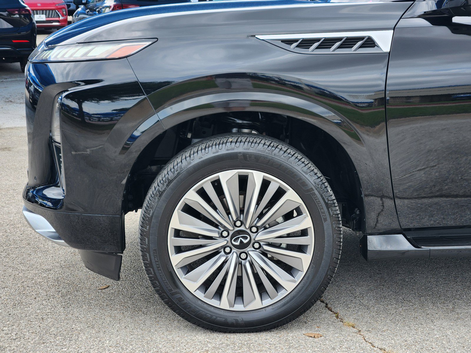 Used 2025 INFINITI QX80 Luxe RWD image 28
