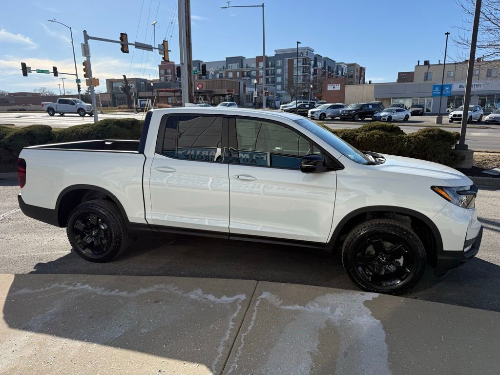 New 2026 Honda Ridgeline Black Edition image 4