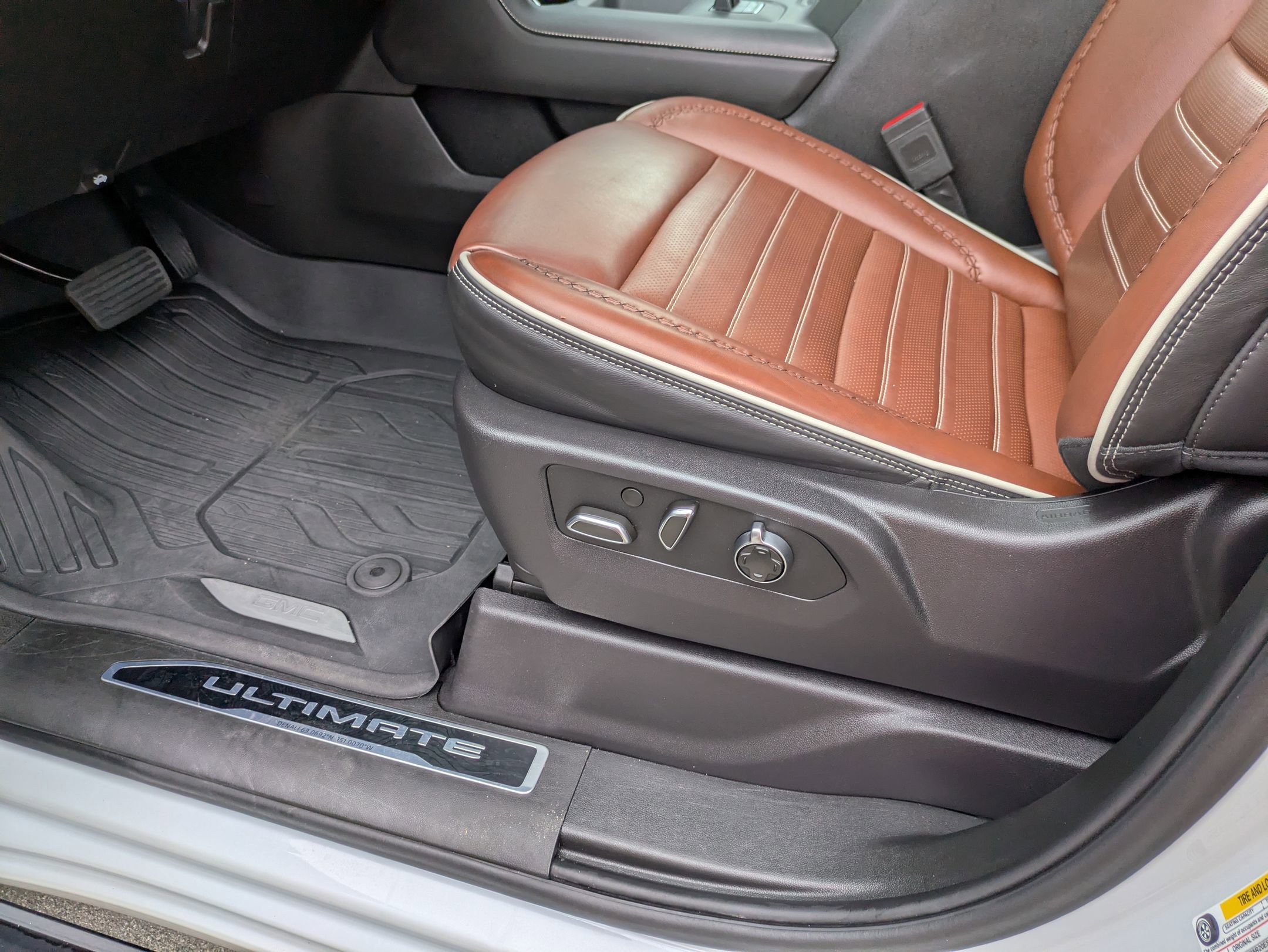 Used 2024 GMC Sierra 2500 Denali Ultimate image 13